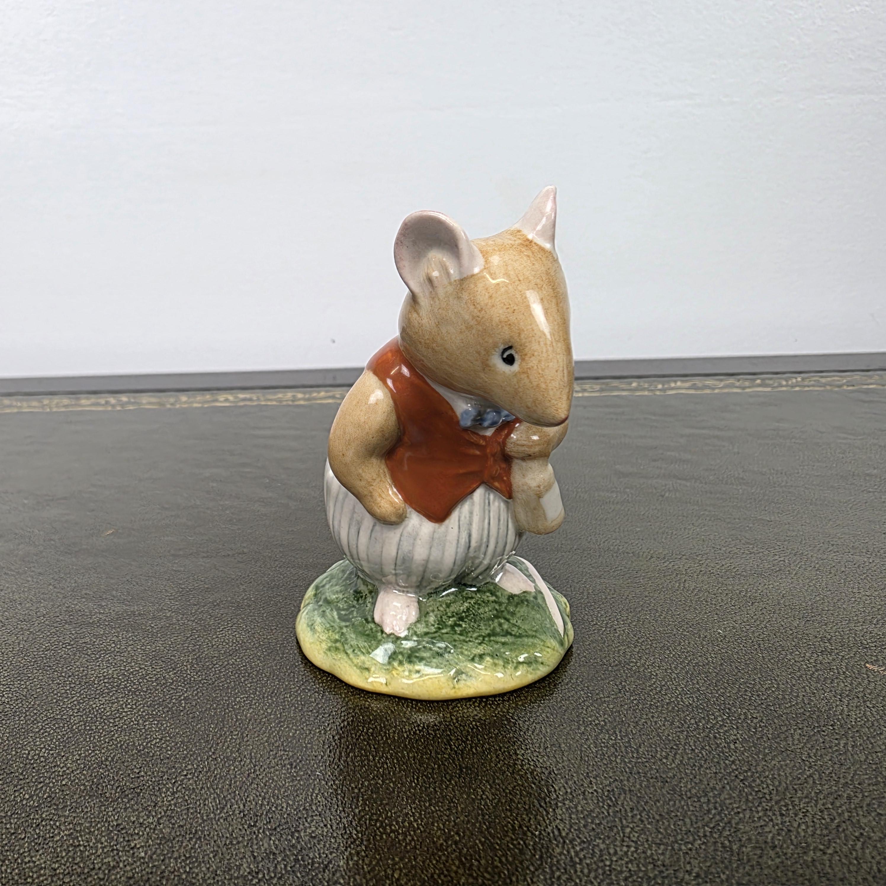 Royal Doulton DBH14 BASIL Brambly Hedge Mouse Figurine 1985 Made in England Bone China