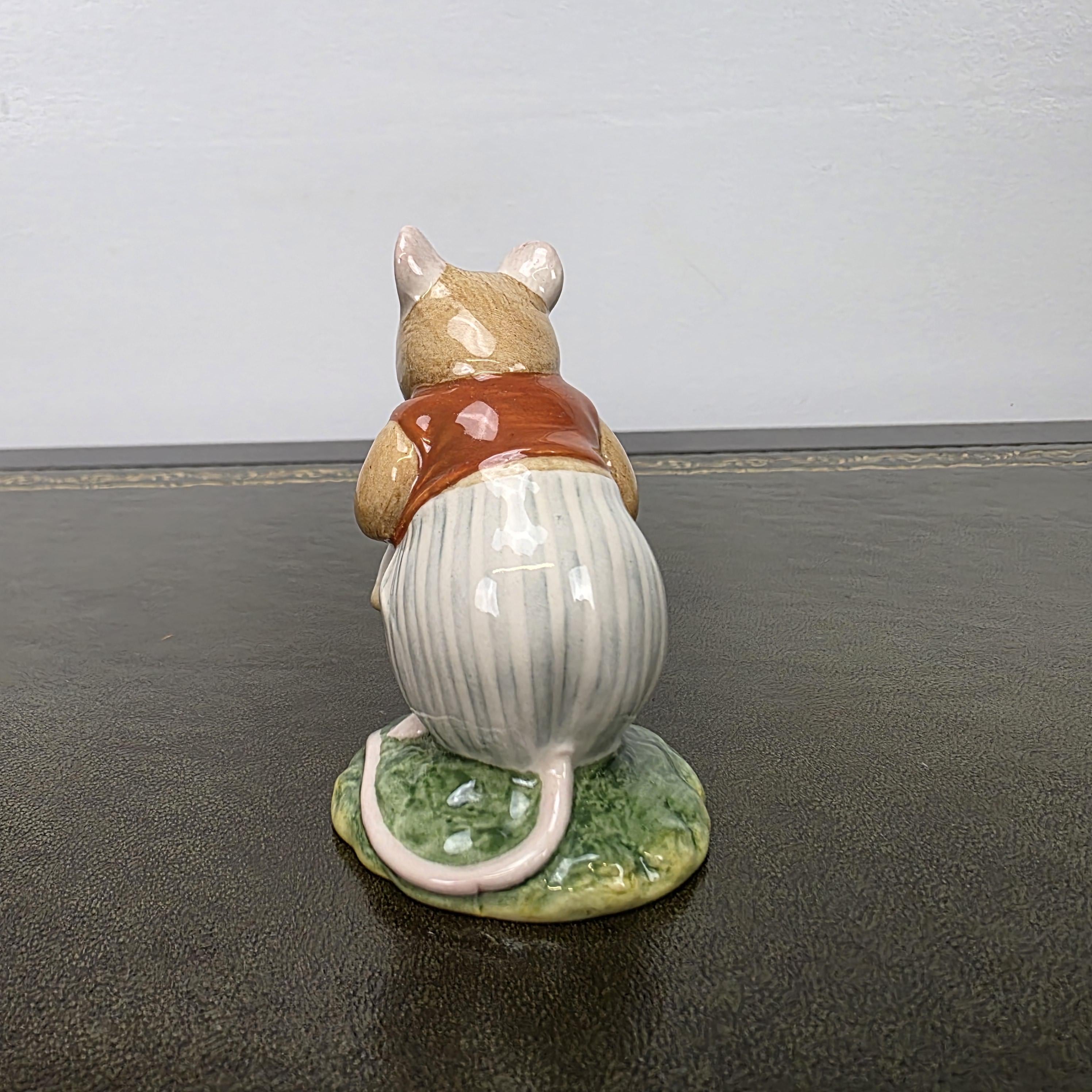 Royal Doulton DBH14 BASIL Brambly Hedge Mouse Figurine 1985 Made in England Bone China