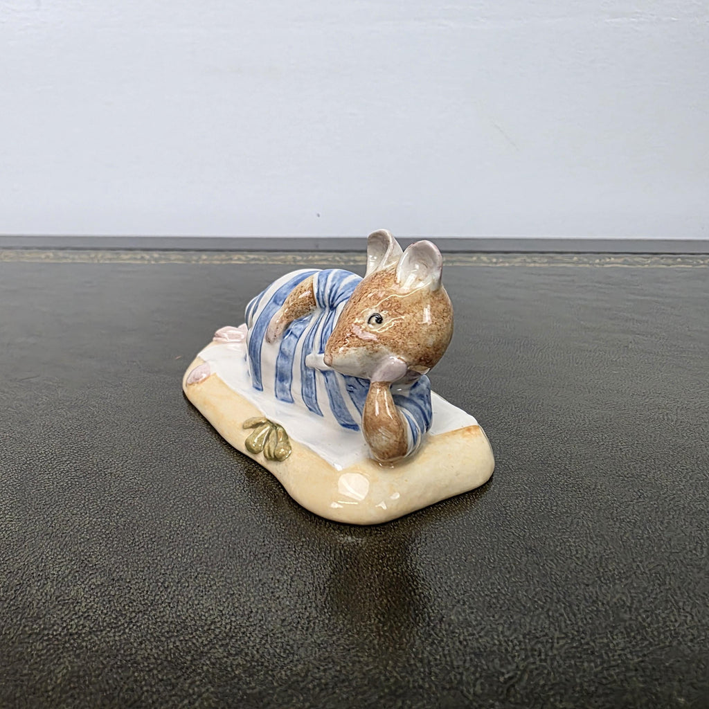 Royal Doulton Brambly Hedge Mr Saltapple Figurine DBH24 1992 England Mouse Porcelain Figure Collectible