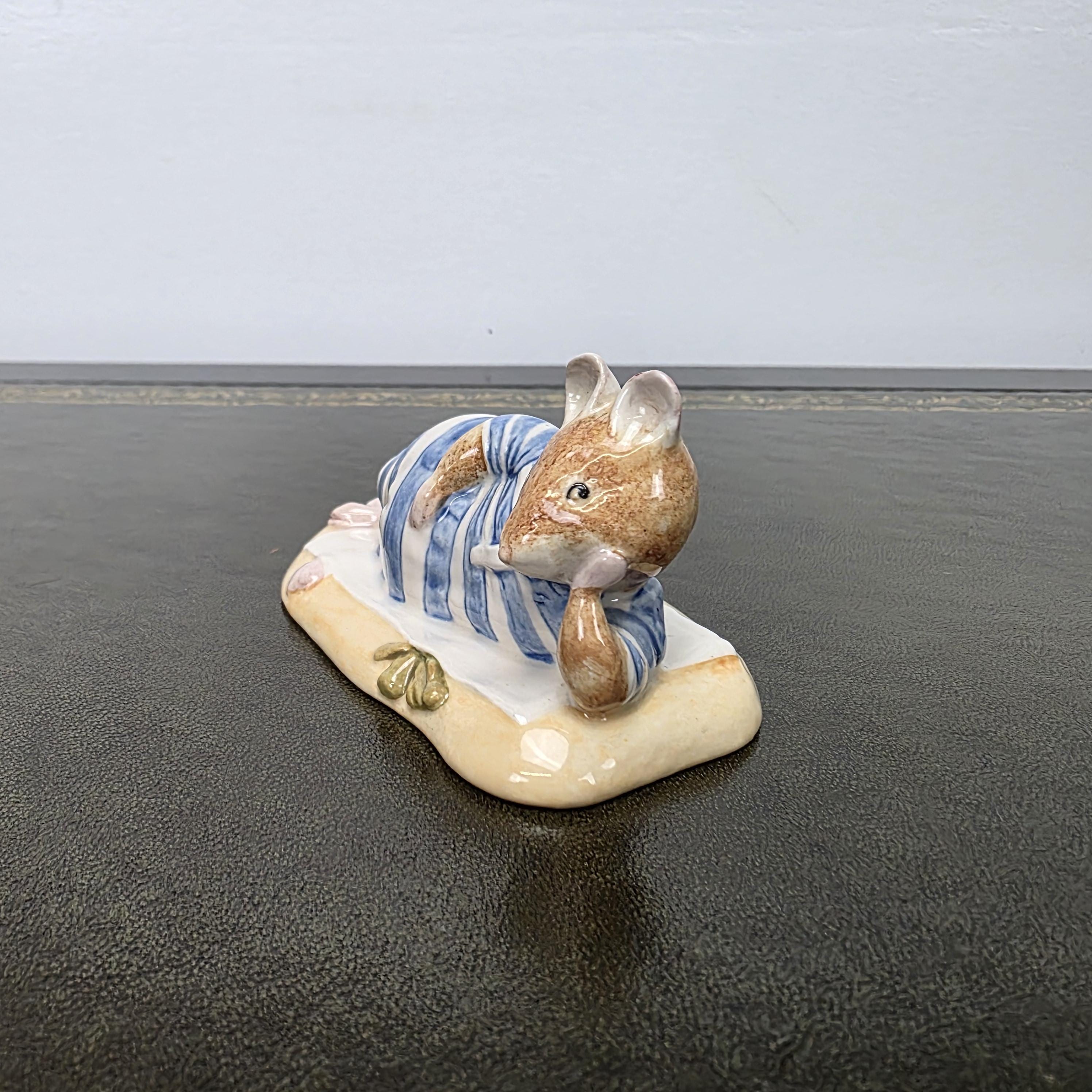 Royal Doulton Brambly Hedge Mr Saltapple Figurine DBH24 1992 England Mouse Porcelain Figure Collectible