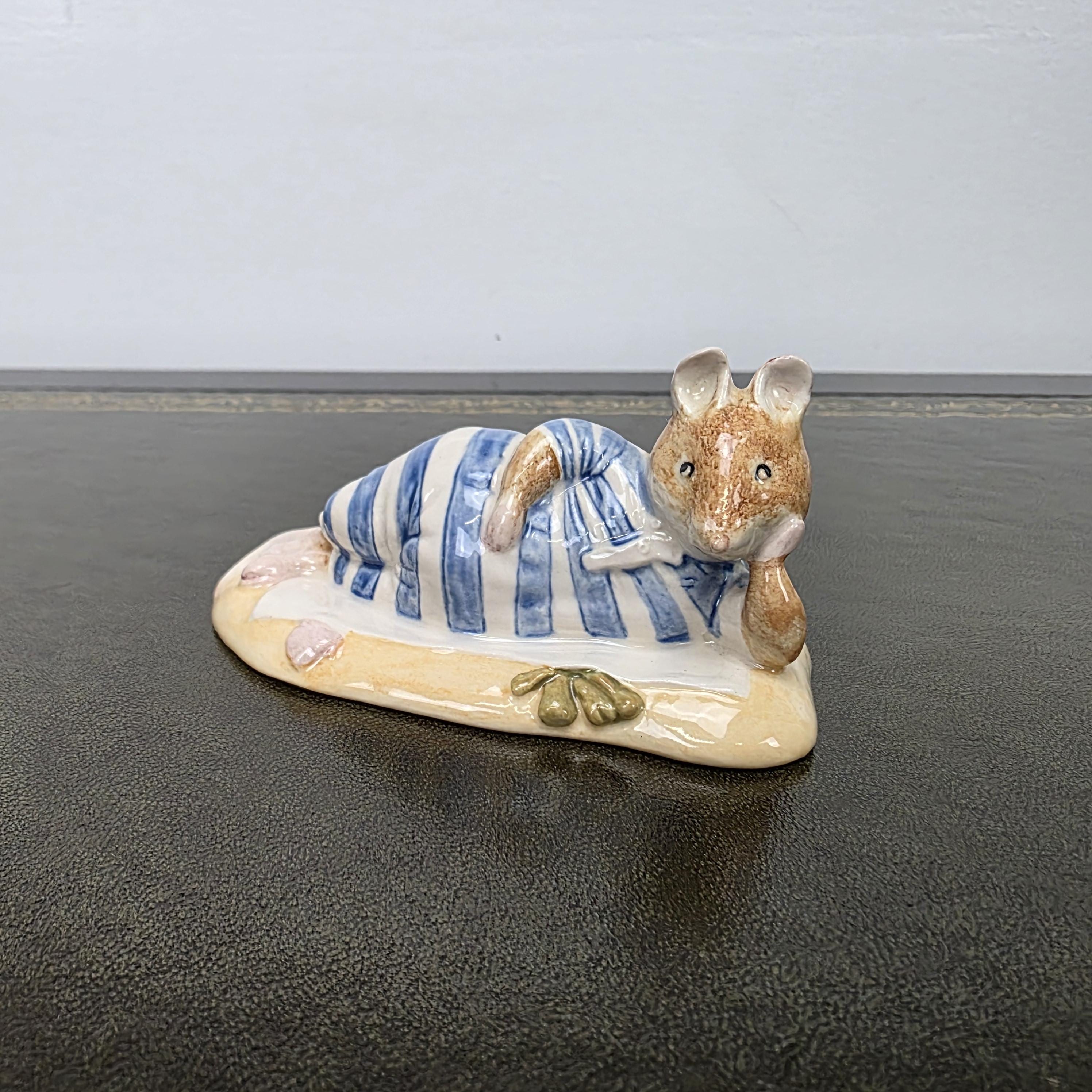 Royal Doulton Brambly Hedge Mr Saltapple Figurine DBH24 1992 England Mouse Porcelain Figure Collectible