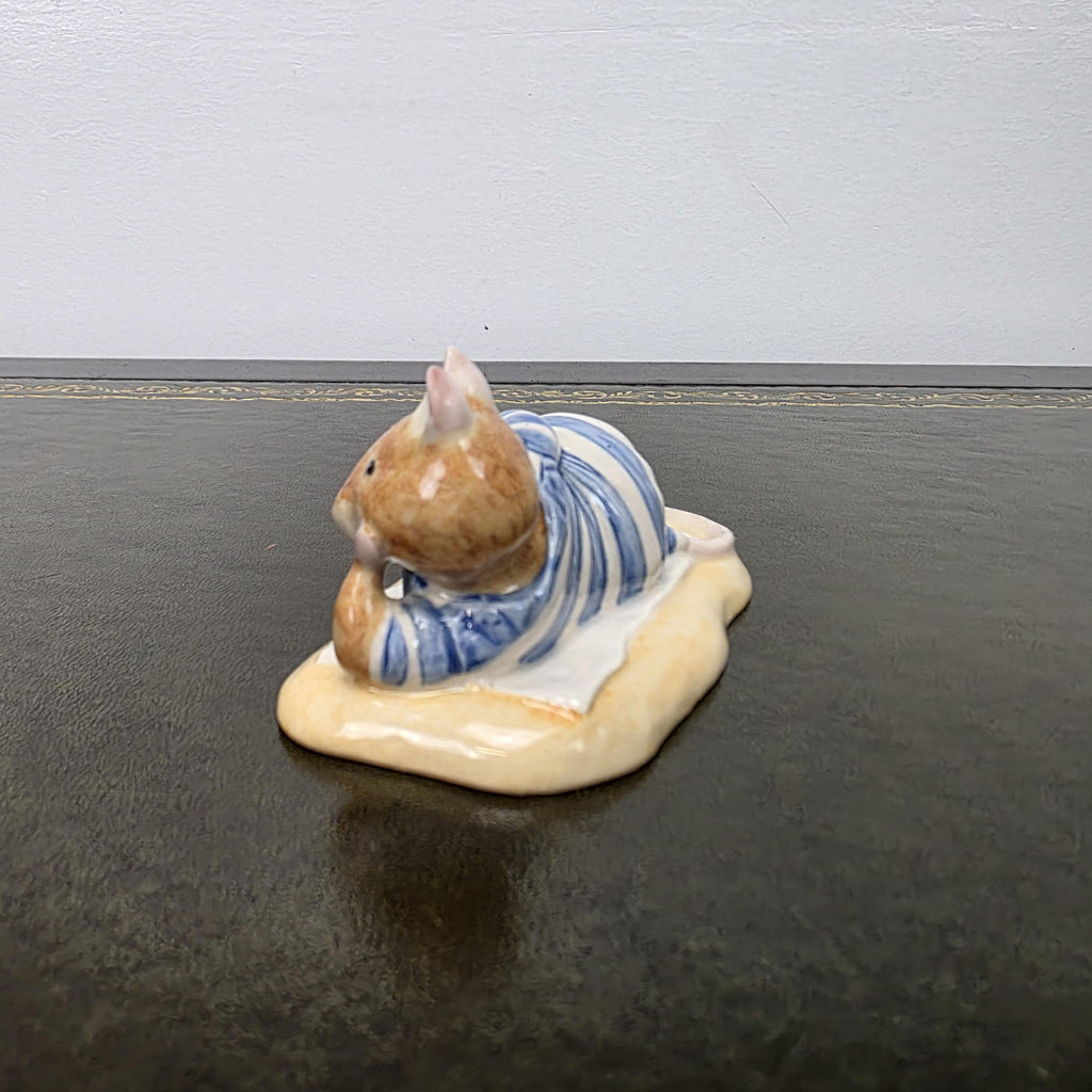 Royal Doulton Brambly Hedge Mr Saltapple Figurine DBH24 1992 England Mouse Porcelain Figure Collectible