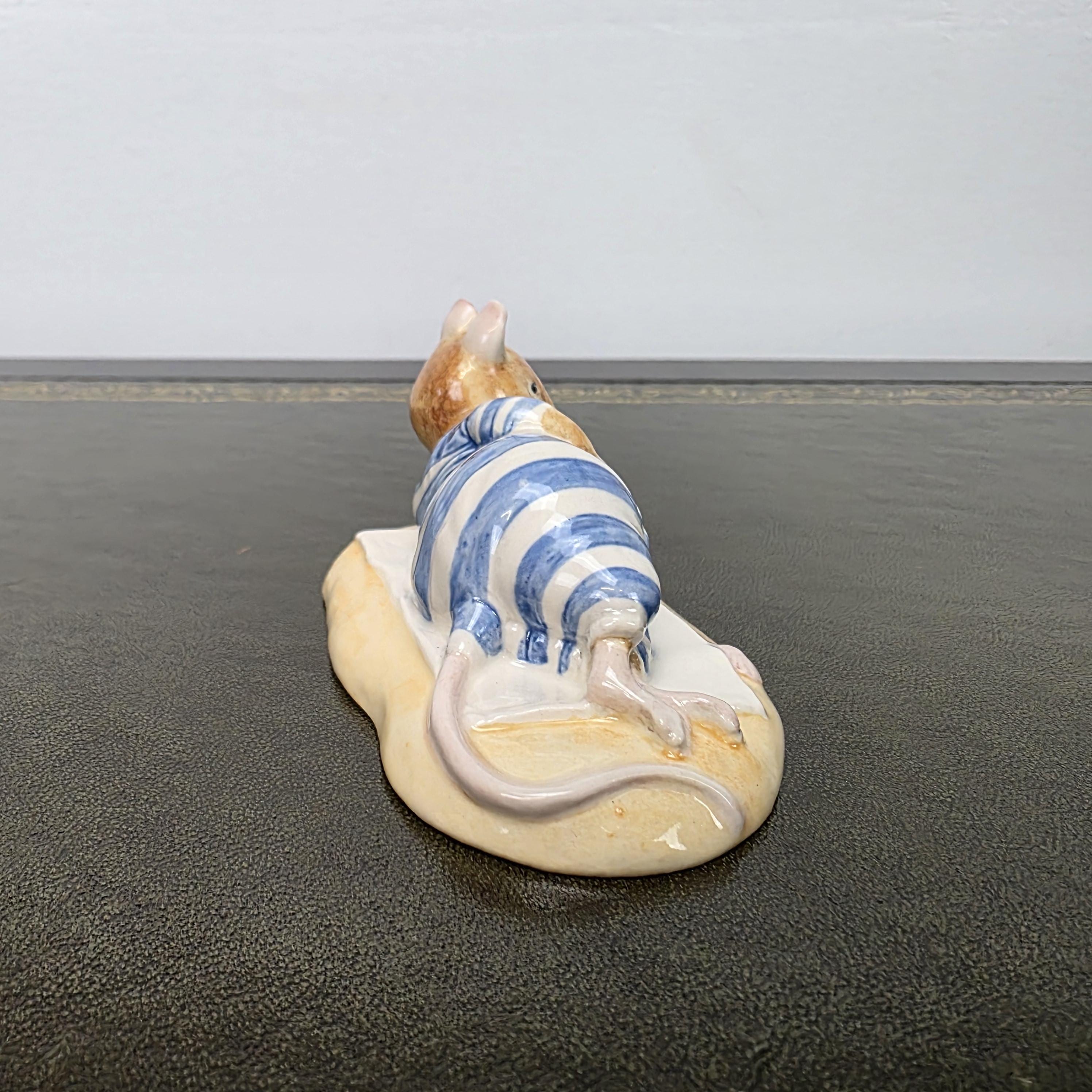 Royal Doulton Brambly Hedge Mr Saltapple Figurine DBH24 1992 England Mouse Porcelain Figure Collectible