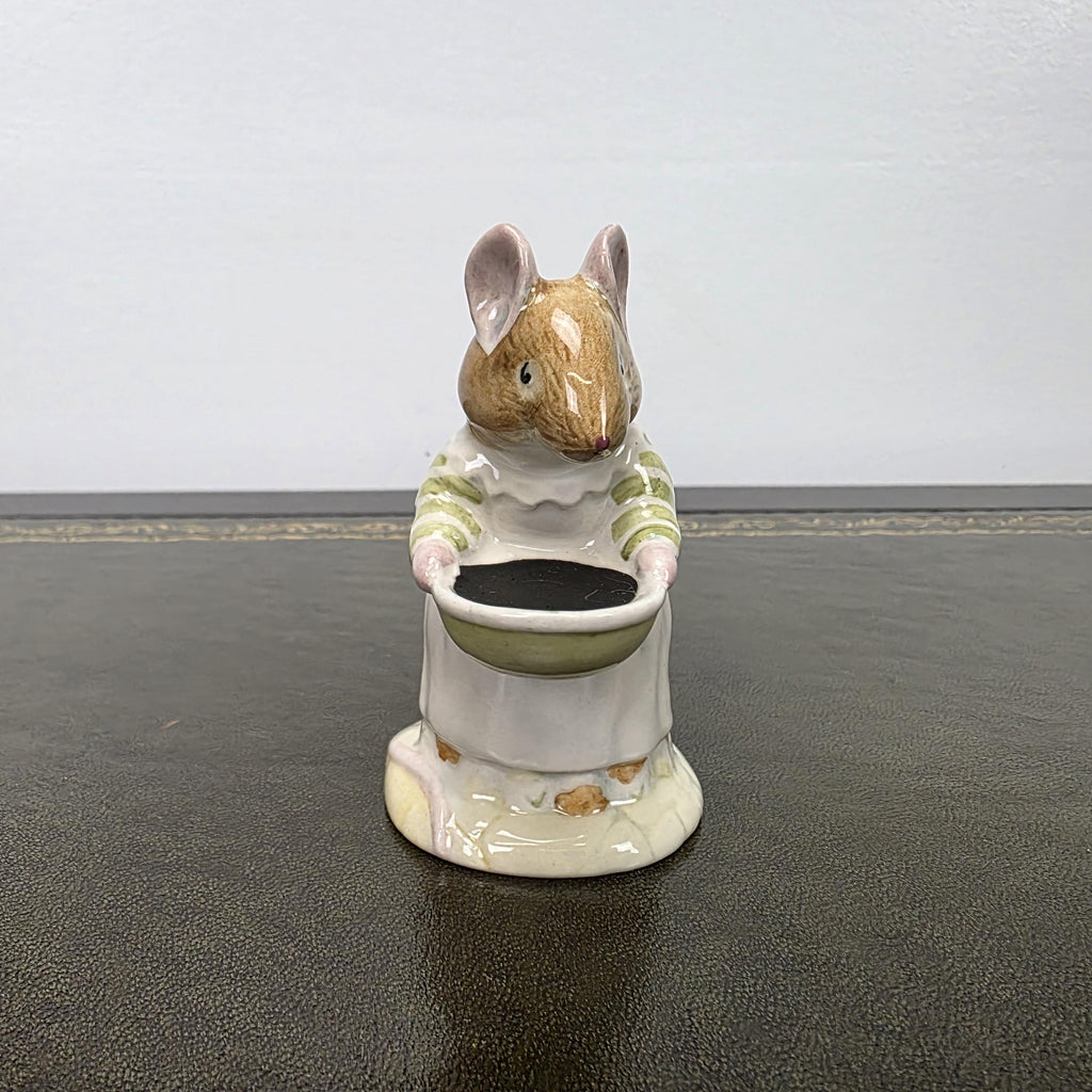 Royal Doulton Brambly Hedge Figurine Mrs Toadflax DBH11 1985 Bone China Figure Collection Mouse