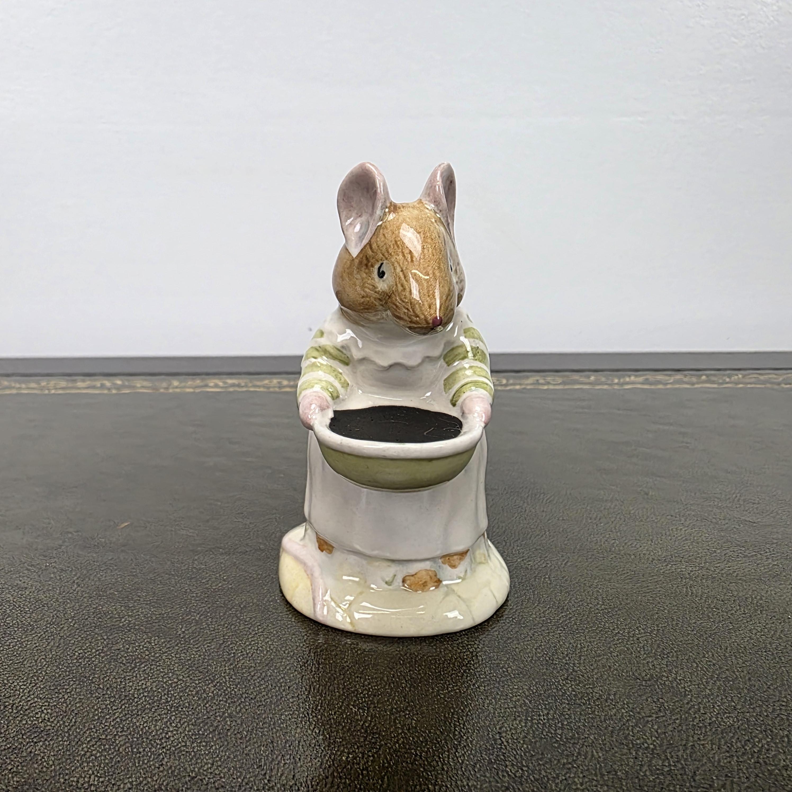 Royal Doulton Brambly Hedge Figurine Mrs Toadflax DBH11 1985 Bone China Figure Collection Mouse