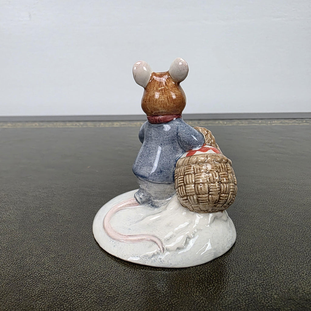 Royal Doulton Brambly Hedge Figurine Wilfred Carries The Picnic DBH34 2000 Figure Mouse Ornament