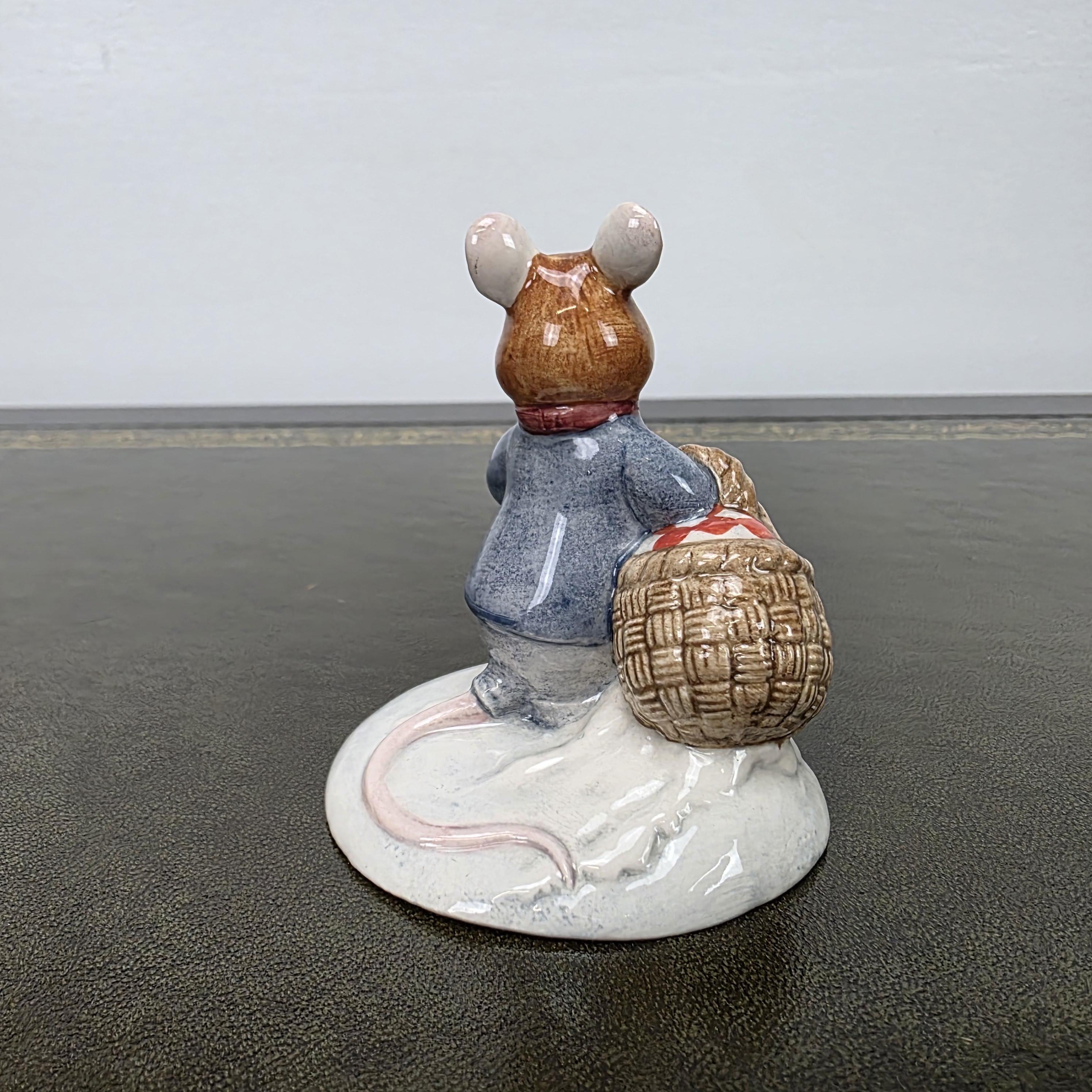 Royal Doulton Brambly Hedge Figurine Wilfred Carries The Picnic DBH34 2000 Figure Mouse Ornament