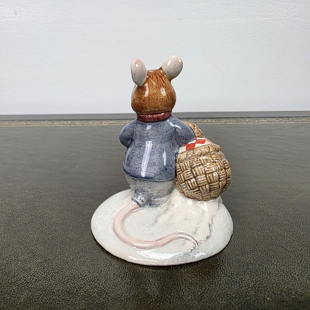 Royal Doulton Brambly Hedge Figurine Wilfred Carries The Picnic DBH34 2000 Figure Mouse Ornament