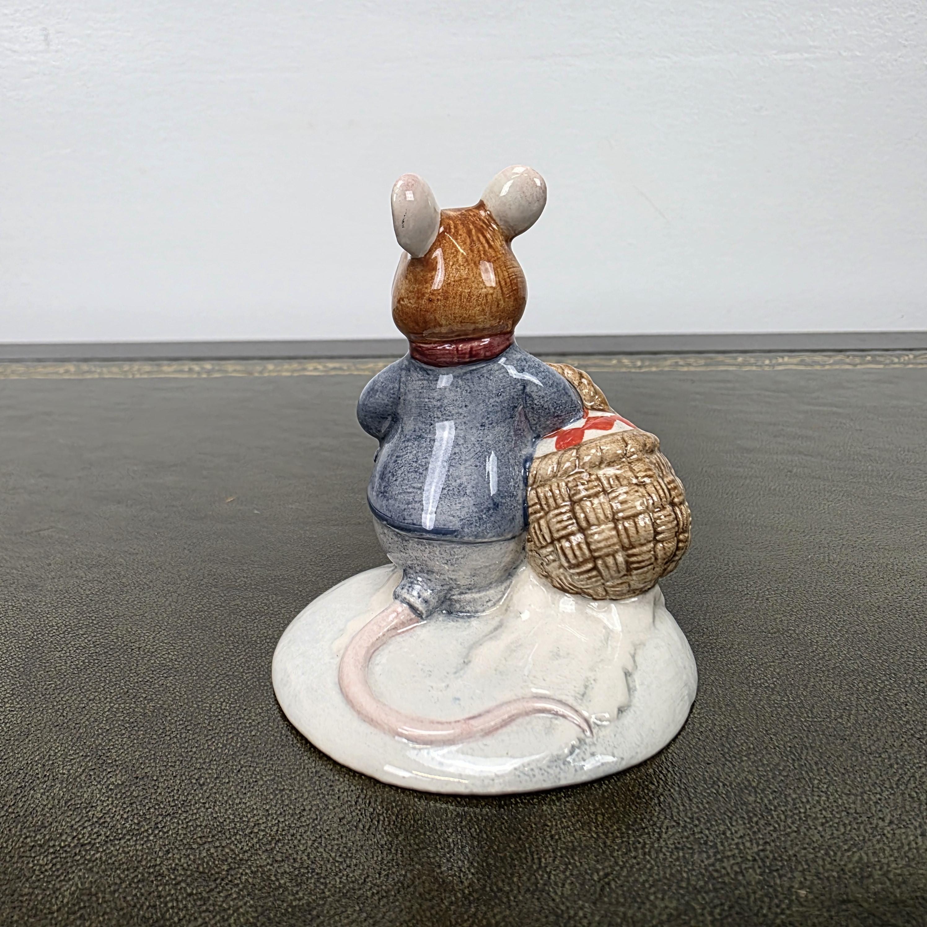 Royal Doulton Brambly Hedge Figurine Wilfred Carries The Picnic DBH34 2000 Figure Mouse Ornament