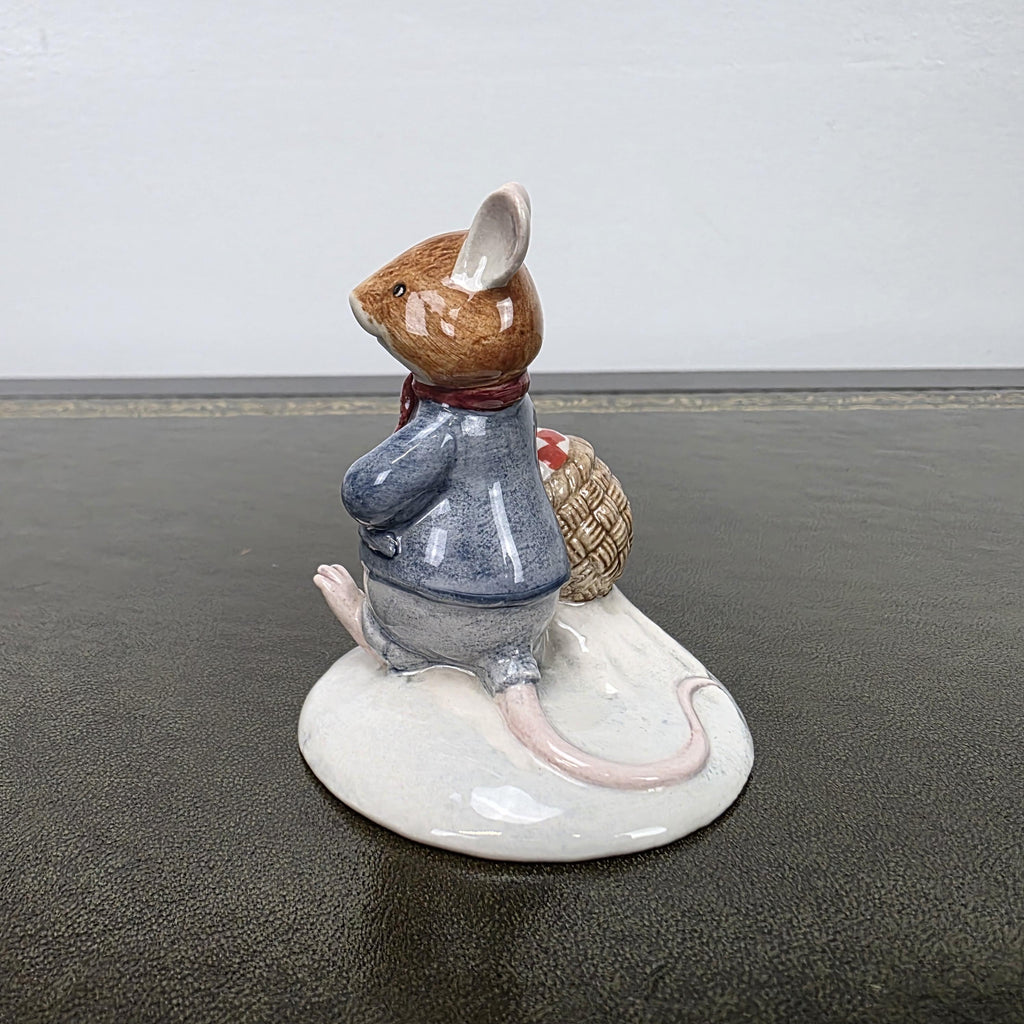 Royal Doulton Brambly Hedge Figurine Wilfred Carries The Picnic DBH34 2000 Figure Mouse Ornament
