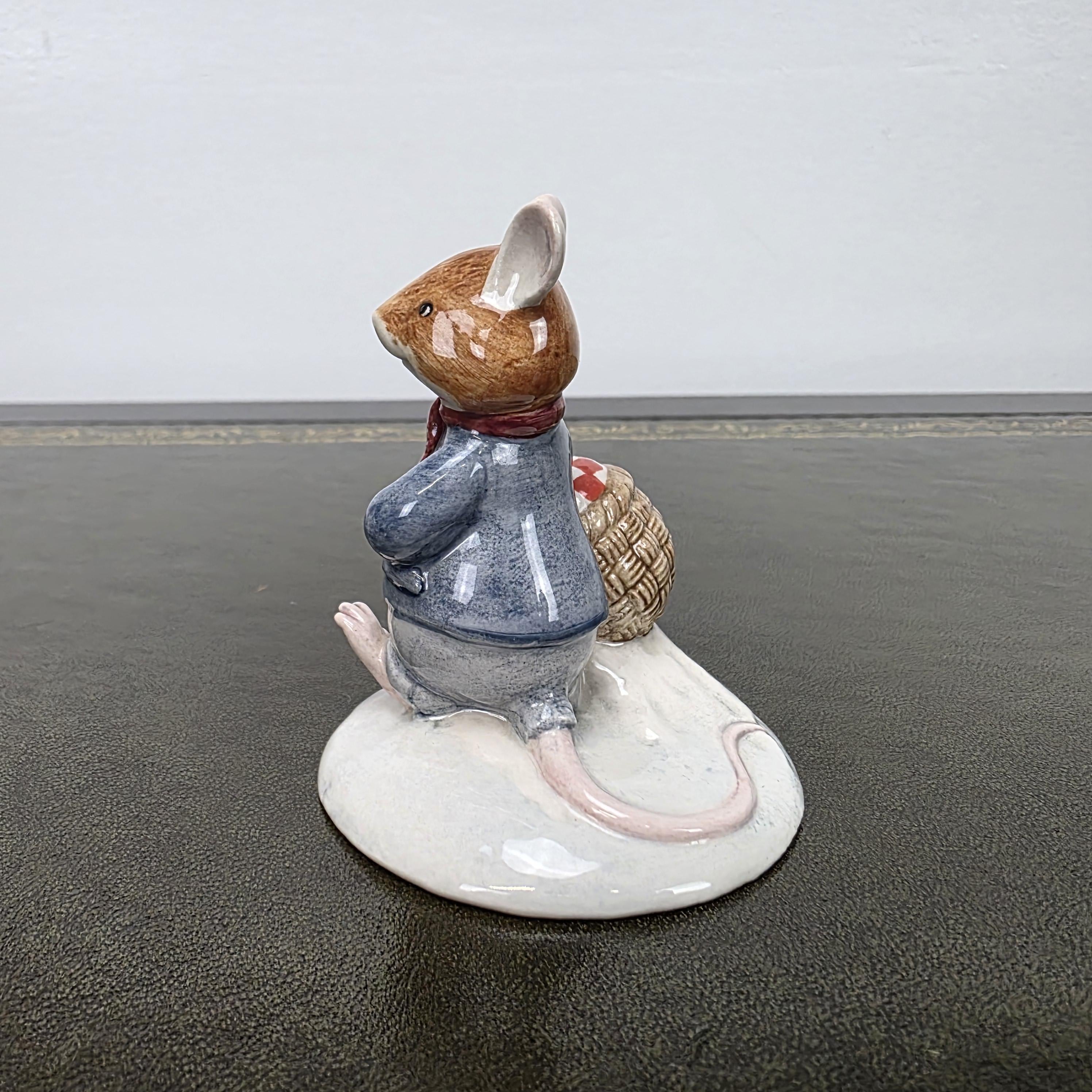 Royal Doulton Brambly Hedge Figurine Wilfred Carries The Picnic DBH34 2000 Figure Mouse Ornament