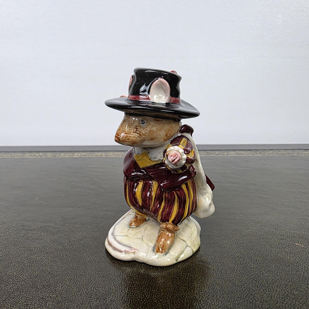 Royal Doulton Brambly Hedge Wilfred Entertains Figurine DBH23 1990 Mouse Figure Hand Decorated Porcelain