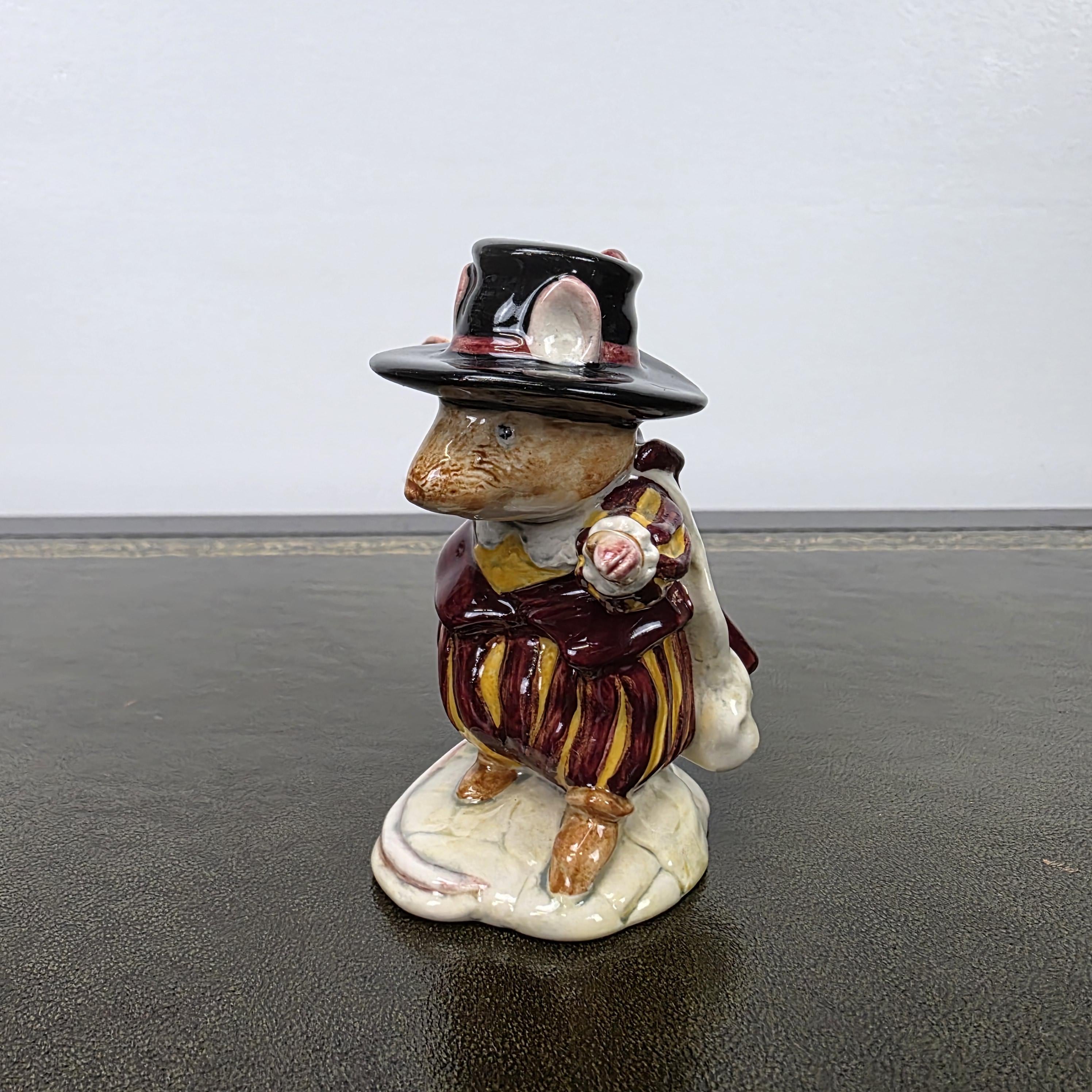 Royal Doulton Brambly Hedge Wilfred Entertains Figurine DBH23 1990 Mouse Figure Hand Decorated Porcelain