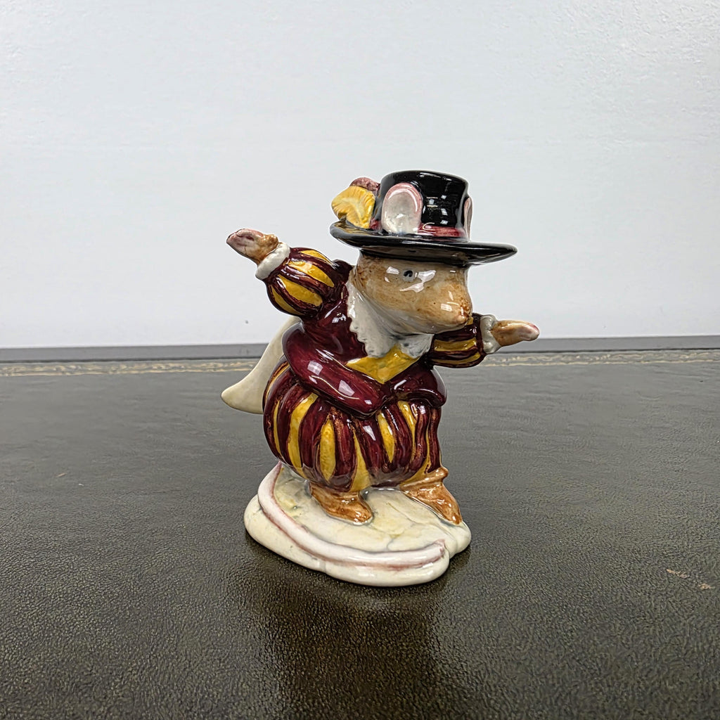 Royal Doulton Brambly Hedge Wilfred Entertains Figurine DBH23 1990 Mouse Figure Hand Decorated Porcelain