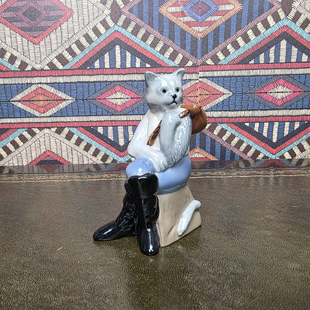 Dick Whittington Cat Figurine Wade England 1997 Ceramic Storybook Character London Sculpture Collectible
