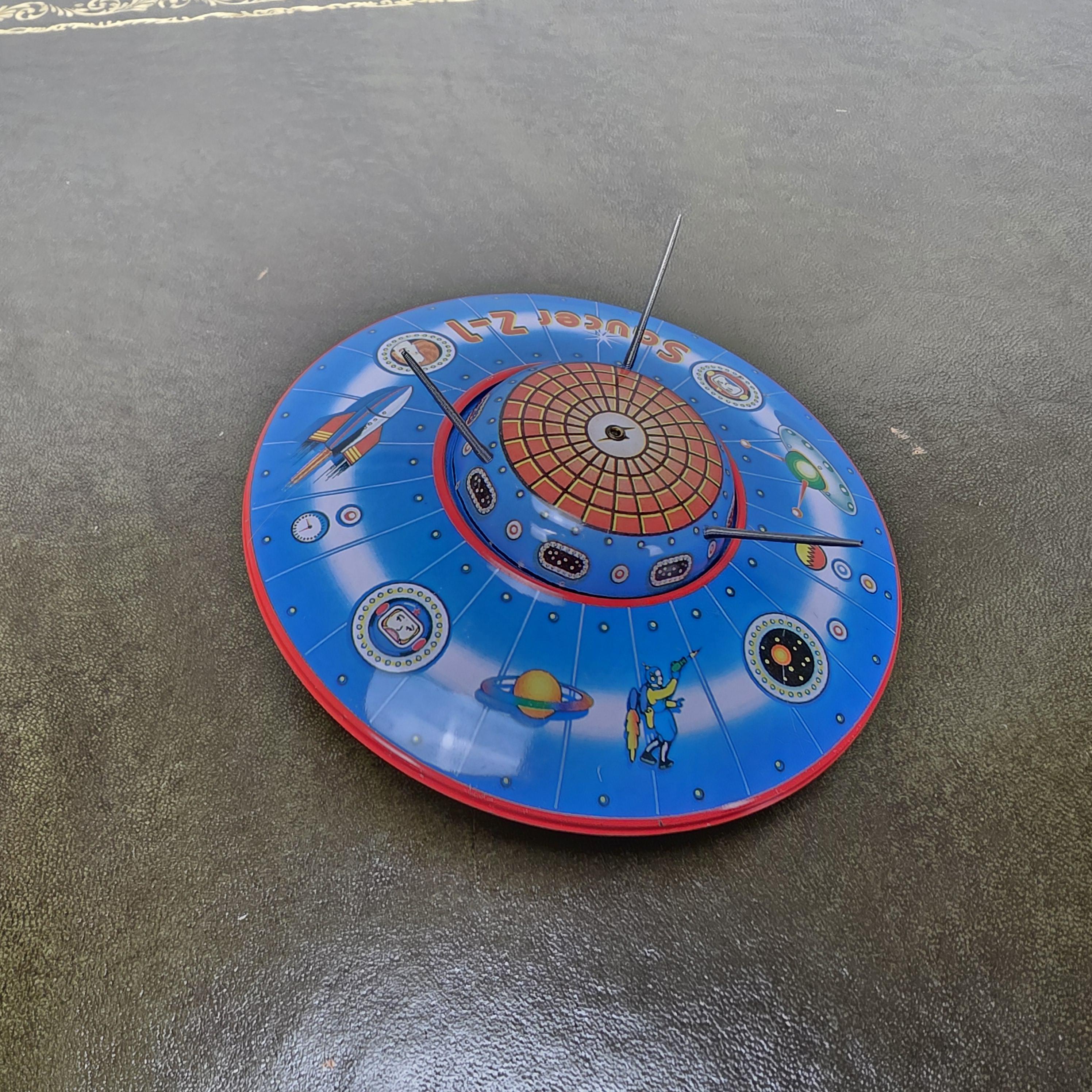 Vintage Schylling Saucer Z 1 UFO Tin Toy 1998 Limited Edition Friction Space Collectible