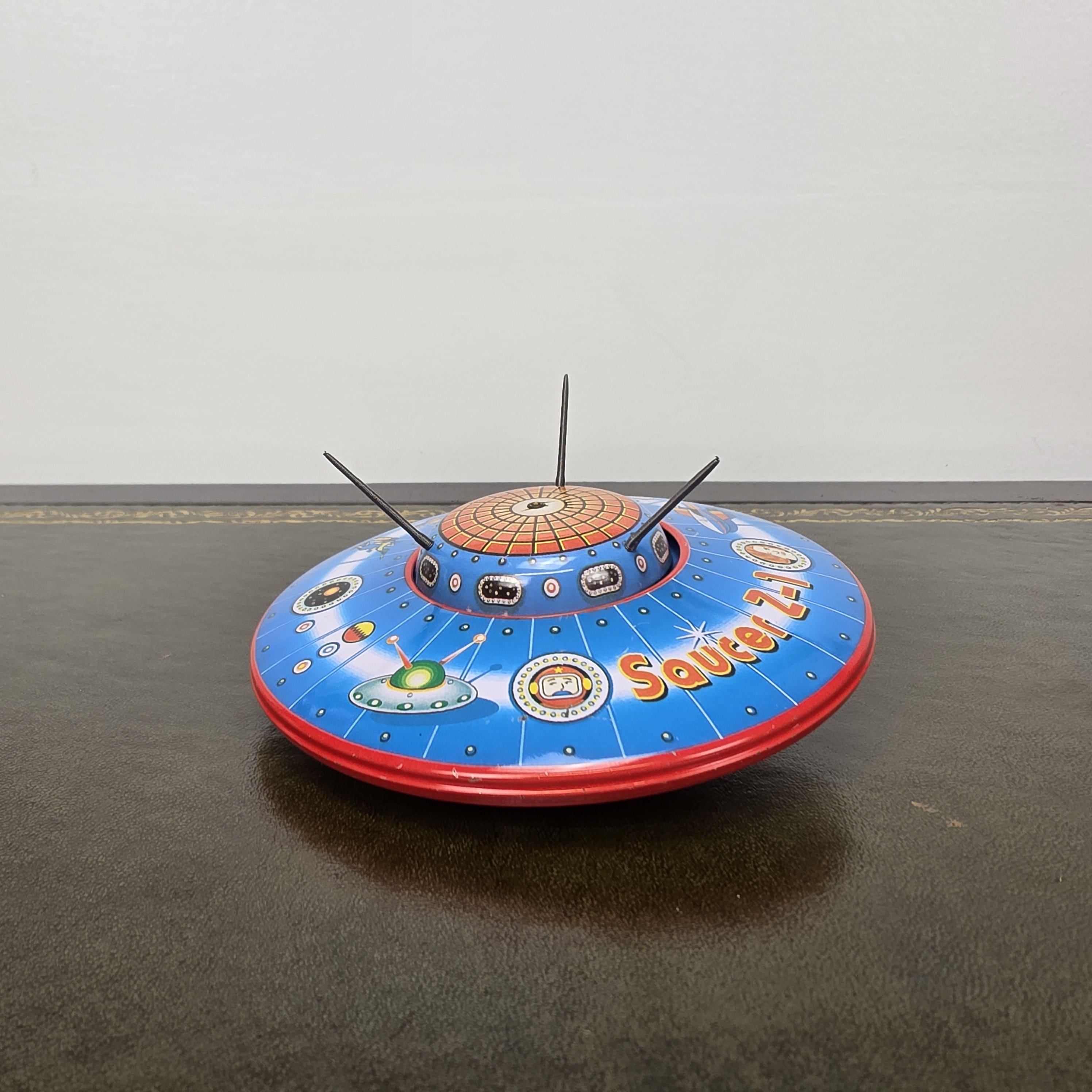 Vintage Schylling Saucer Z 1 UFO Tin Toy 1998 Limited Edition Friction Space Collectible