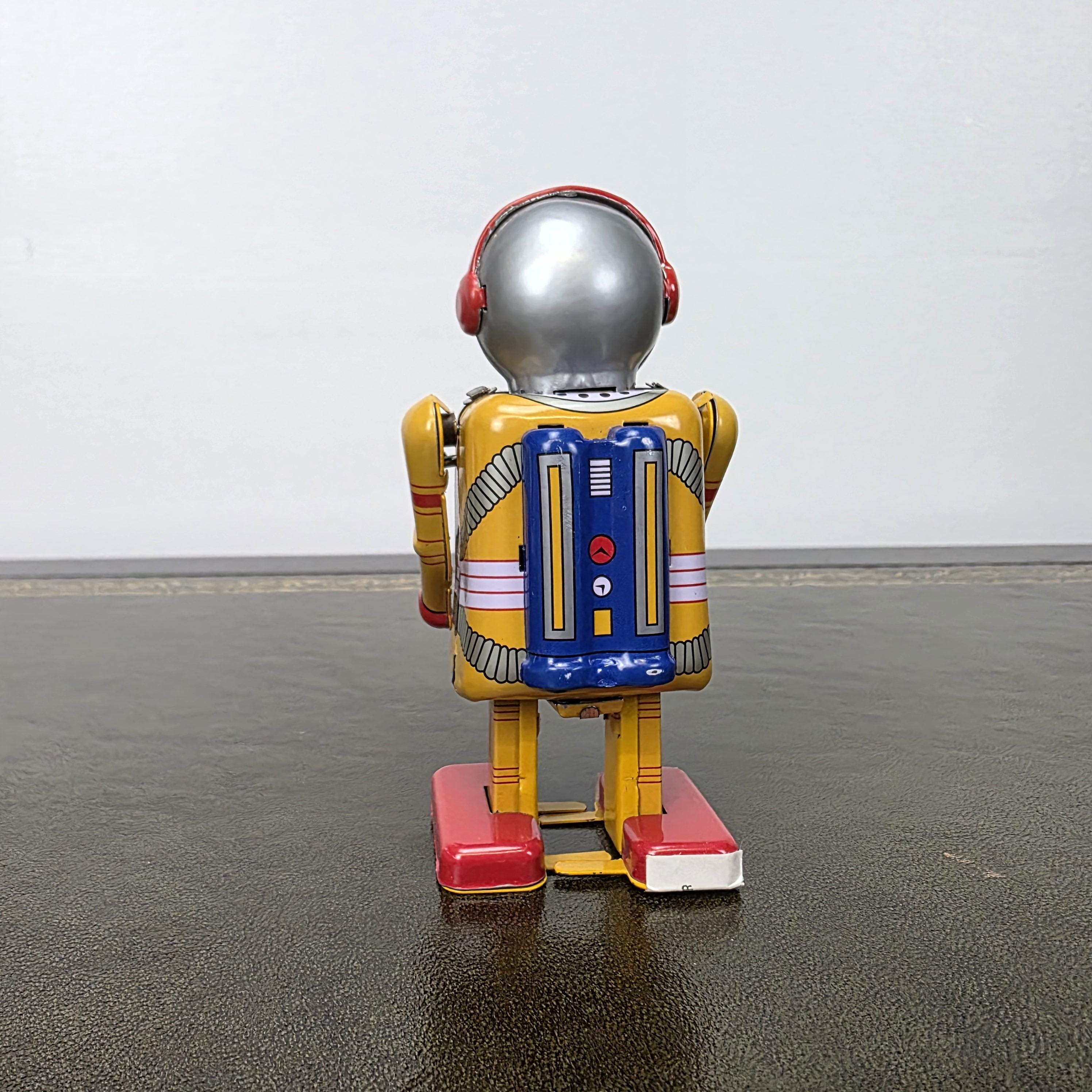 Vintage Wind Up Robot MS297 Yellow Tin Toy | Boxed Collectible Space Figure | 1980s China