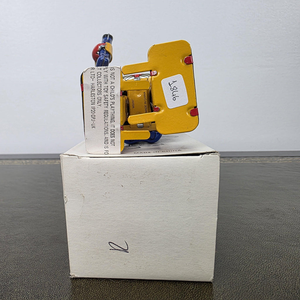 Vintage Wind Up Robot MS297 Yellow Tin Toy | Boxed Collectible Space Figure | 1980s China