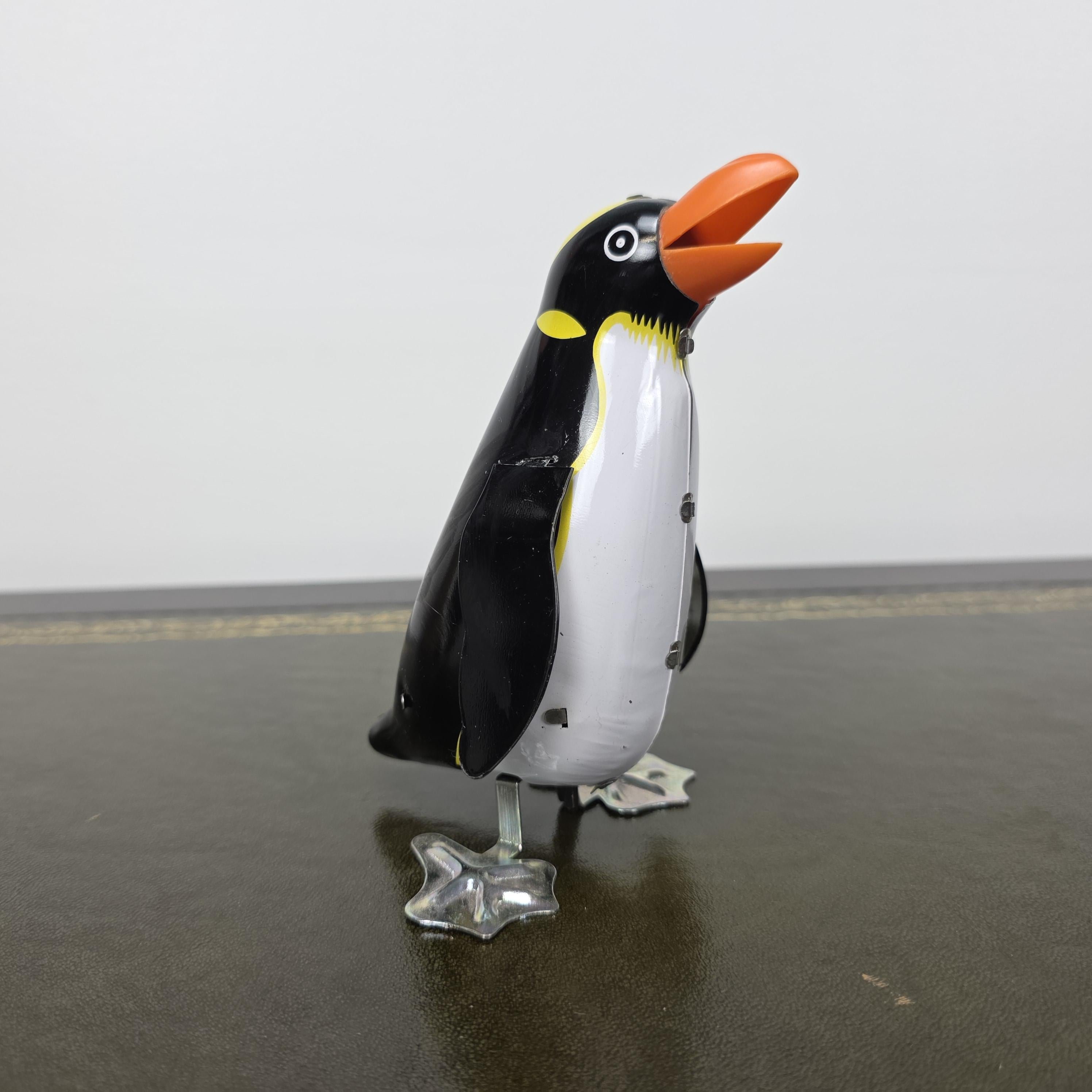 Vintage Wind Up Penguin Tin Toy | Boxed Collectable Display Piece | Made in China 1980s
