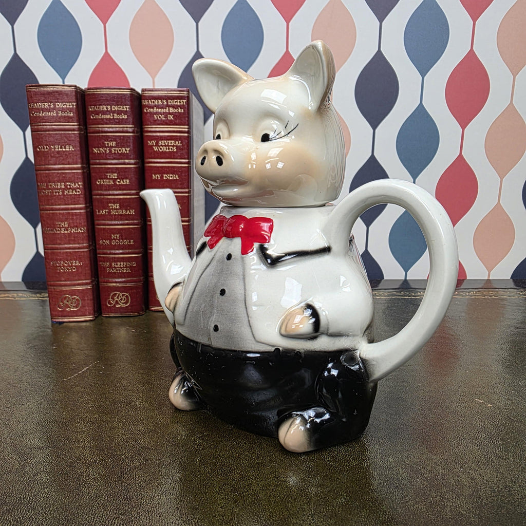 Tony Wood Staffordshire Pig Figural Teapot Master Piggy Character Teapot Collectible English Novelty Teaware