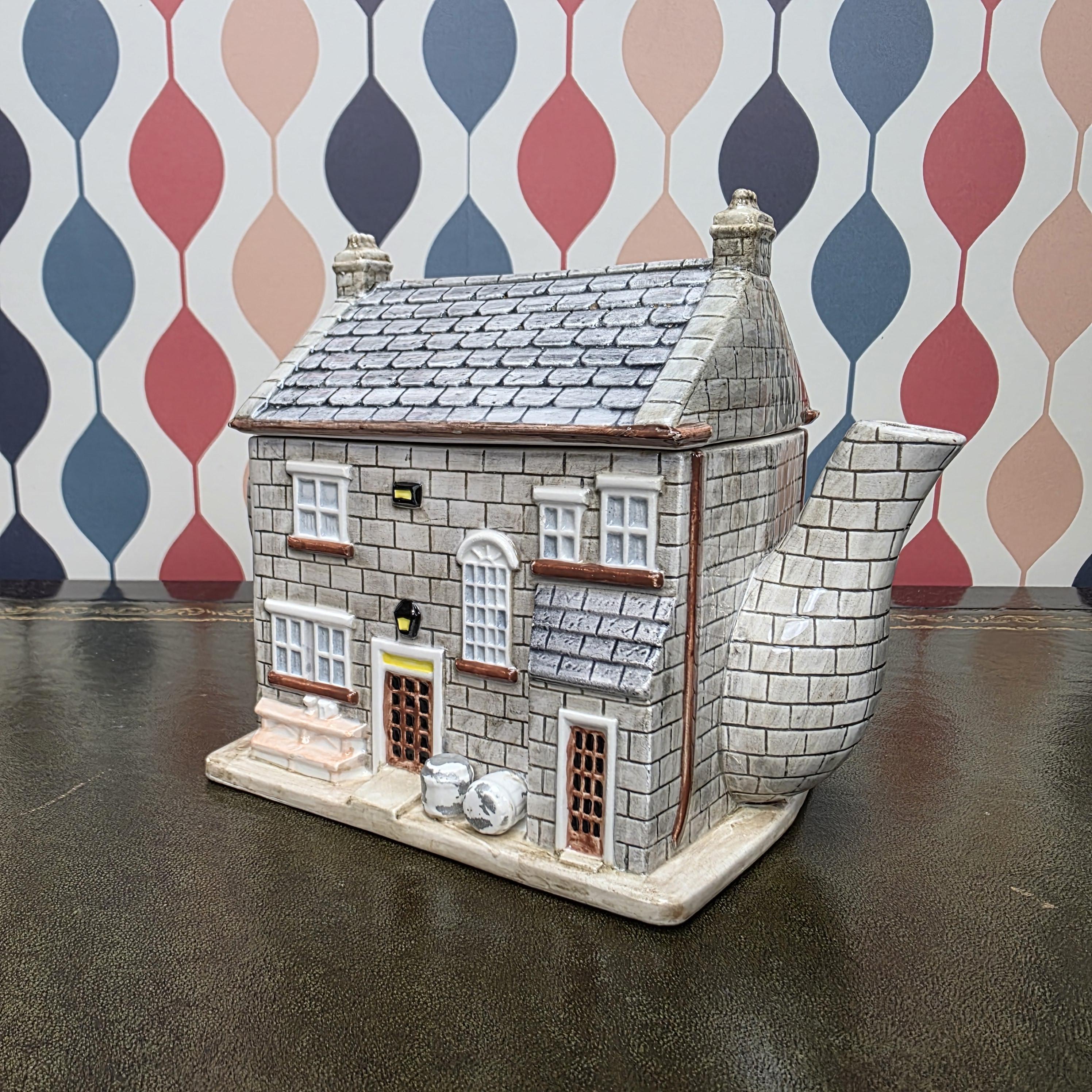 Vintage Emmerdale Woolpack Teapot TV Series Collectible Ceramic Pub House Novelty Memorabilia Kitchen Decor