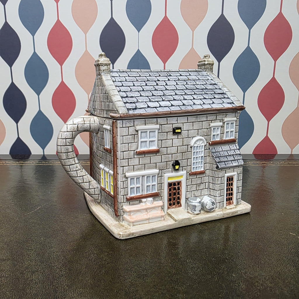 Vintage Emmerdale Woolpack Teapot TV Series Collectible Ceramic Pub House Novelty Memorabilia Kitchen Decor