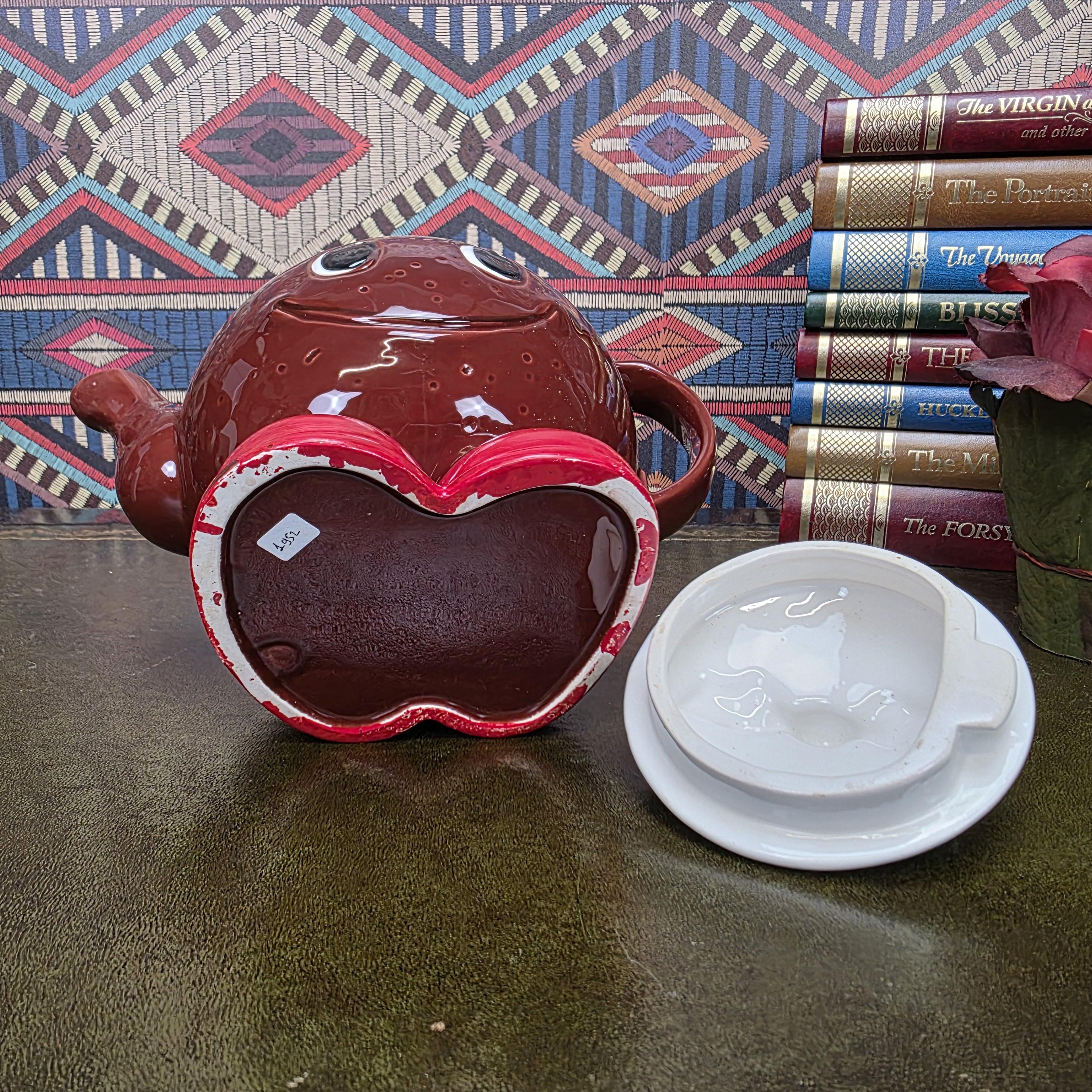 Vintage Ceramic Character Teapot Christmas Pudding Design Novelty Teapot Collectable Festive Kitchen Decor