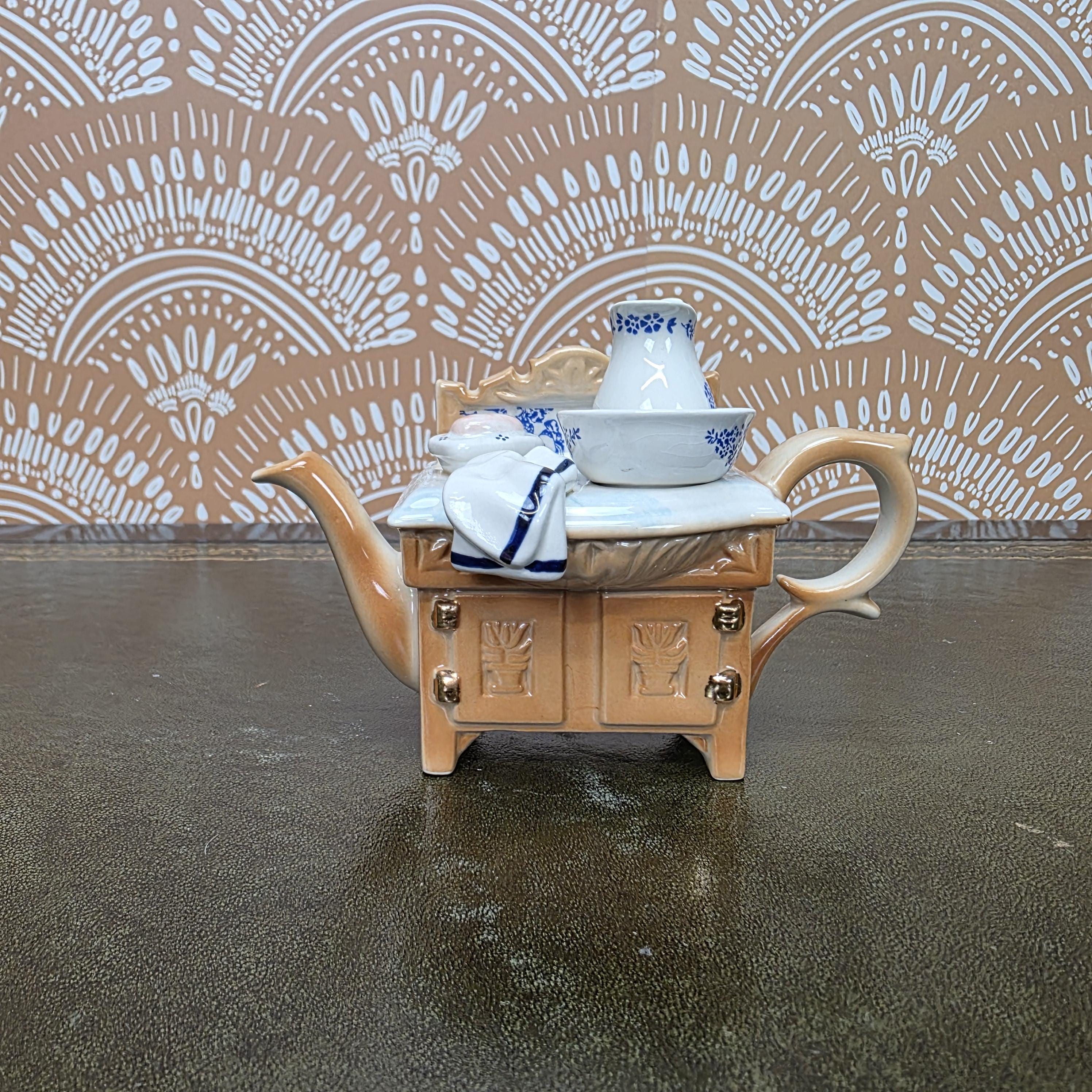 Cardew Design Novelty Teapot Choice Kitchen Cupboard Wash Stand Range Cooker Made in England