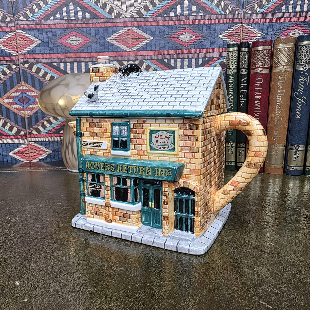 Coronation Street Teapot Rovers Return Inn Annie Rowe Ceramic Pub Collectible TV Memorabilia Kitchen
