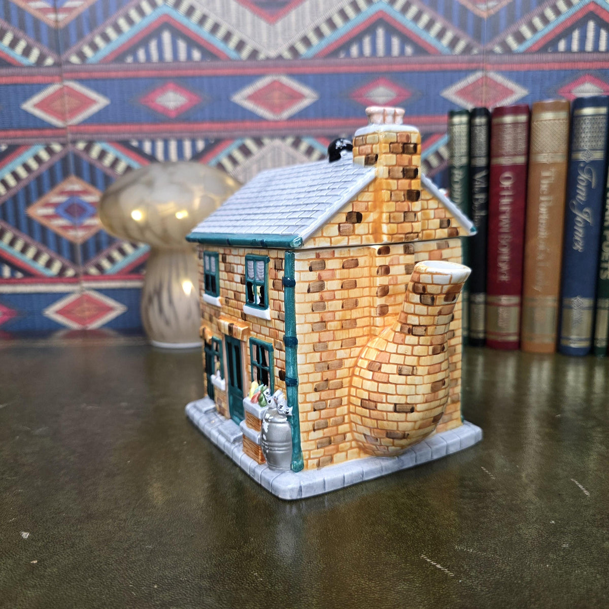 Coronation Street Teapot Rovers Return Inn Annie Rowe Ceramic Pub Collectible TV Memorabilia Kitchen