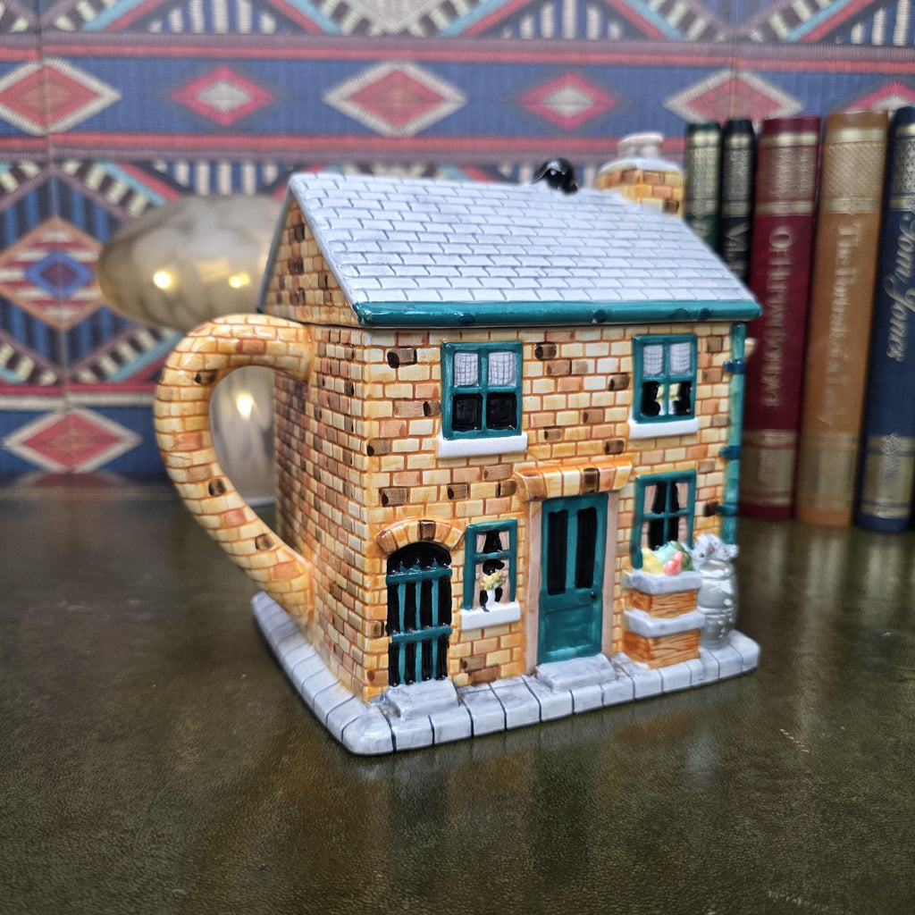 Coronation Street Teapot Rovers Return Inn Annie Rowe Ceramic Pub Collectible TV Memorabilia Kitchen