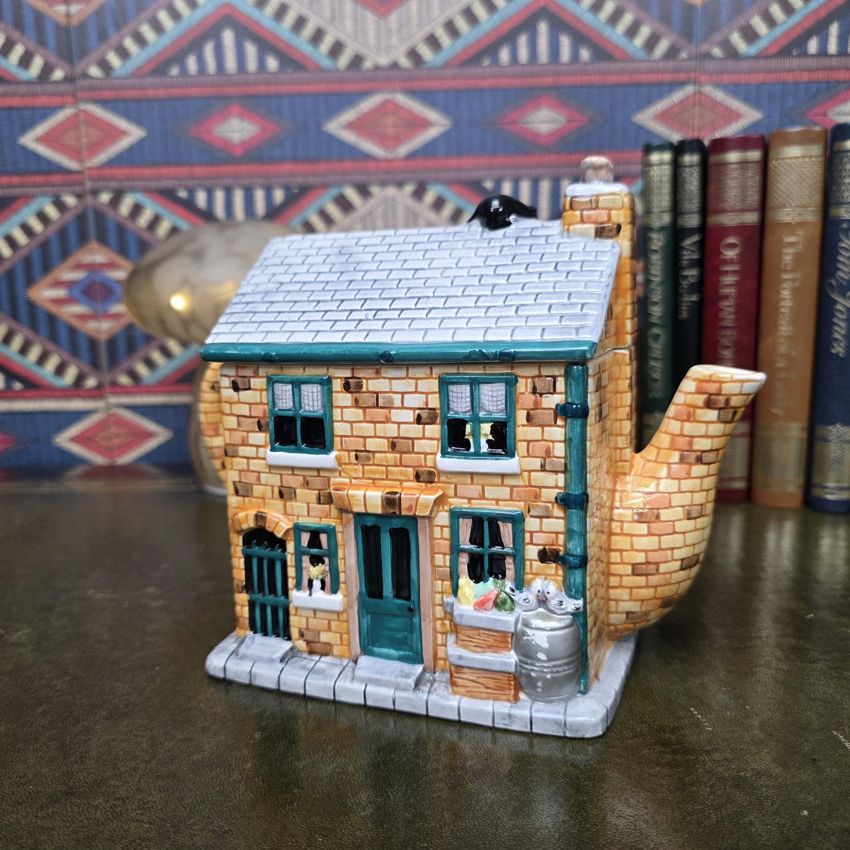 Coronation Street Teapot Rovers Return Inn Annie Rowe Ceramic Pub Collectible TV Memorabilia Kitchen