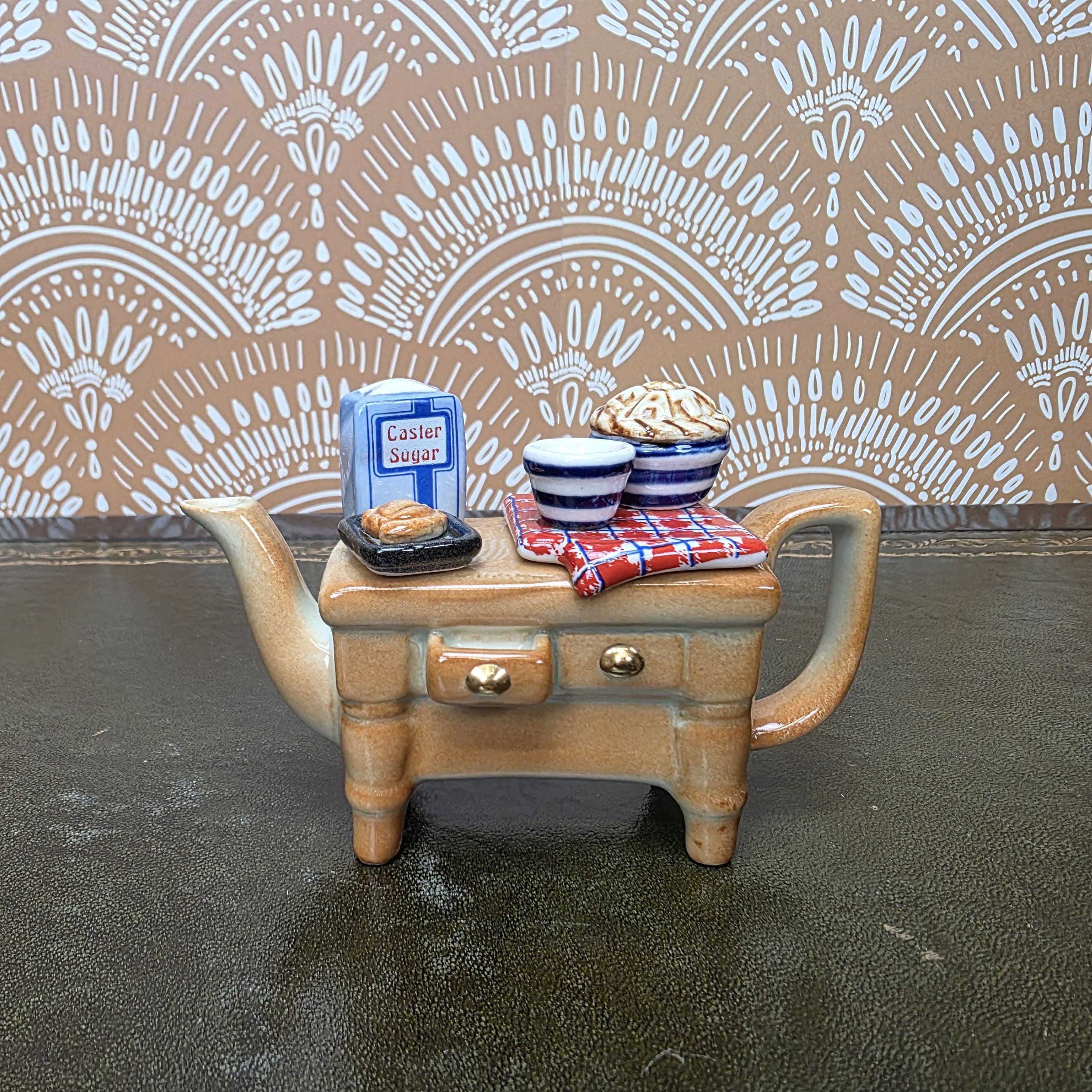 Cardew Design Novelty Teapot Choice Kitchen Cupboard Wash Stand Range Cooker Made in England