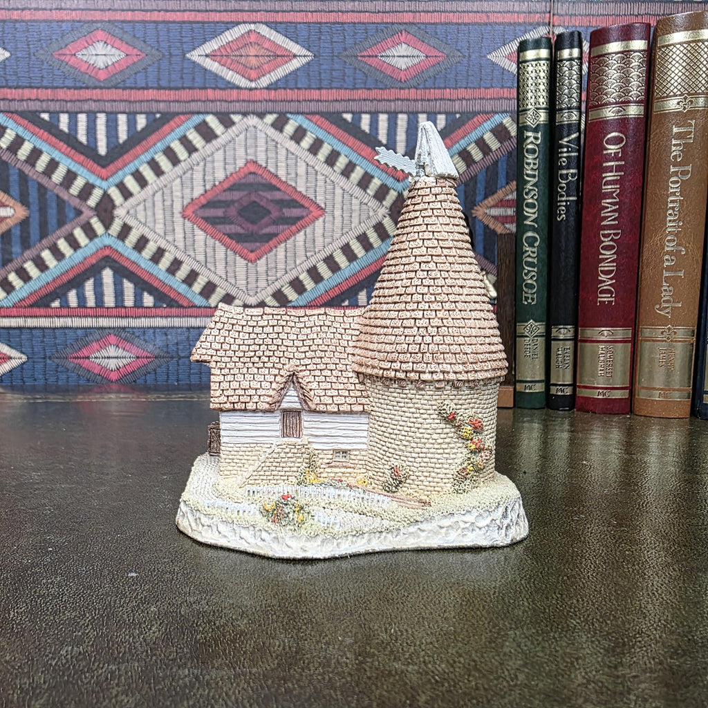David Winter Cottage Single Oast 1981 English House Figurine John Hine Hand Painted Collector Decor