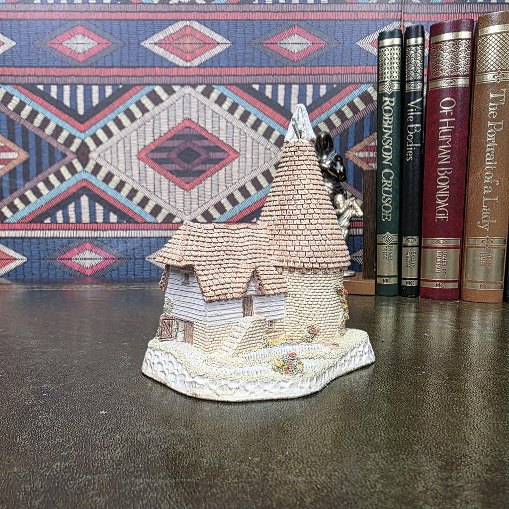 David Winter Cottage Single Oast 1981 English House Figurine John Hine Hand Painted Collector Decor