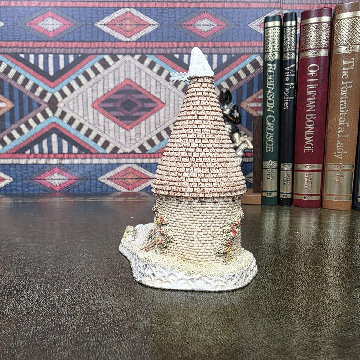 David Winter Cottage Single Oast 1981 English House Figurine John Hine Hand Painted Collector Decor