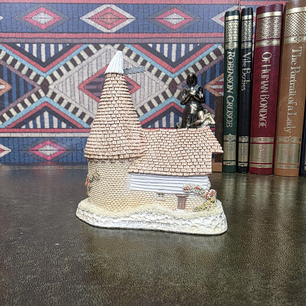 David Winter Cottage Single Oast 1981 English House Figurine John Hine Hand Painted Collector Decor