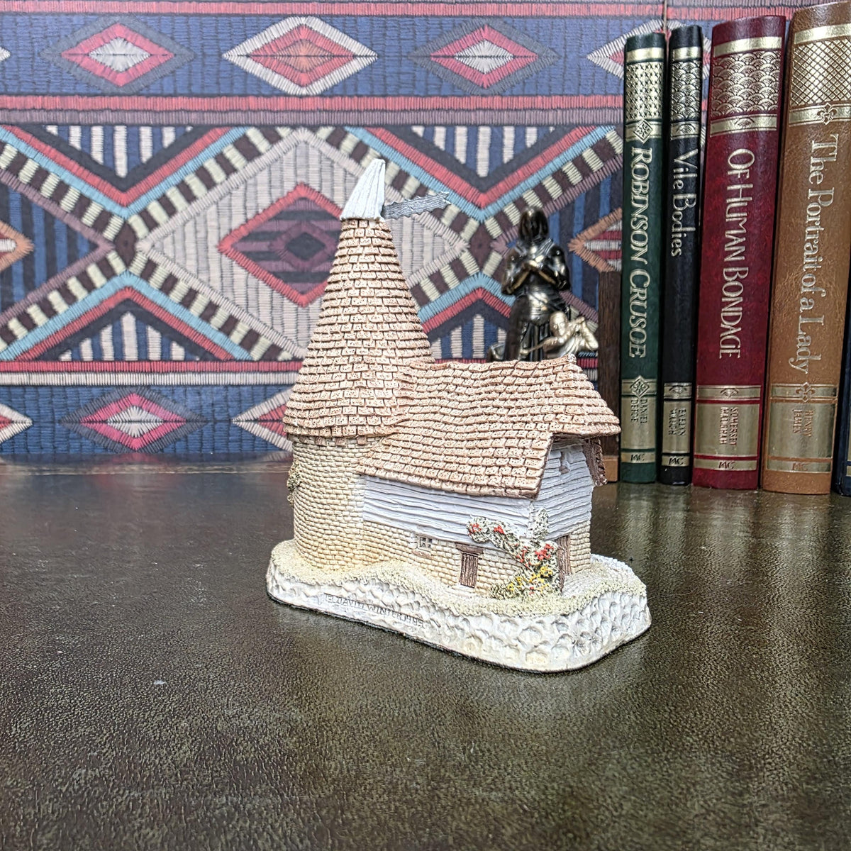 David Winter Cottage Single Oast 1981 English House Figurine John Hine Hand Painted Collector Decor
