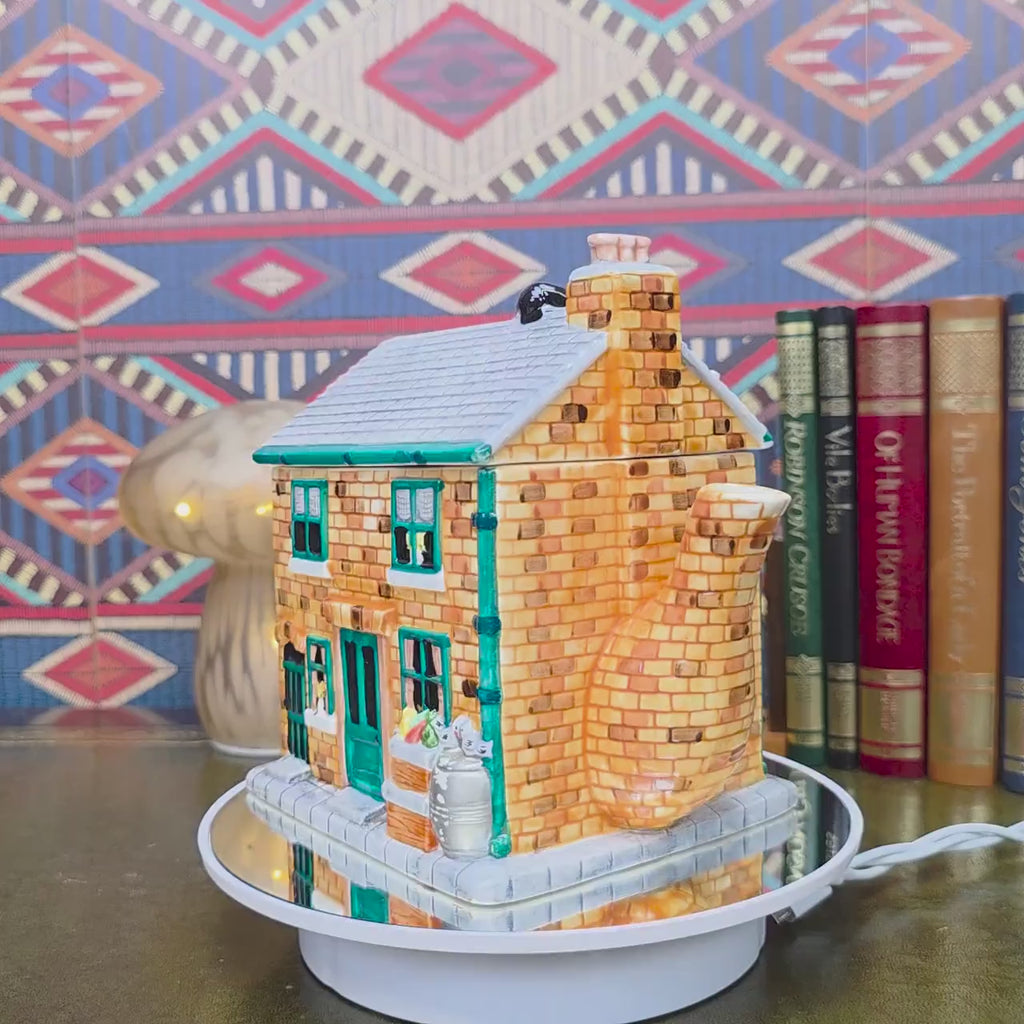 Coronation Street Teapot Rovers Return Inn Annie Rowe Ceramic Pub Collectible TV Memorabilia Kitchen